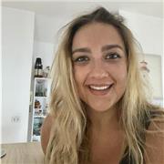 Diplomata al liceo classico e laureata in Lettere. Impartisco ripetizioni di latino, greco antico e italiano. Roma.